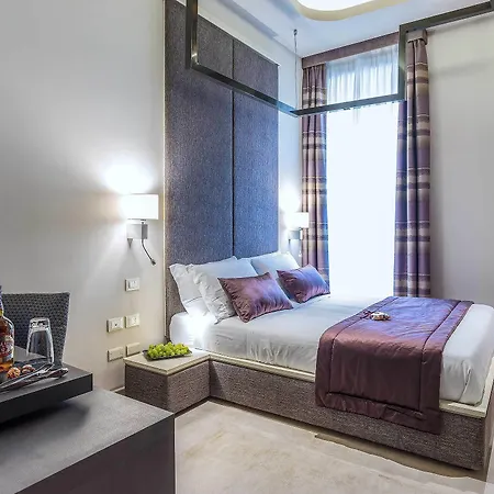 לינה וארוחת בוקר Barberini Luxury 3*